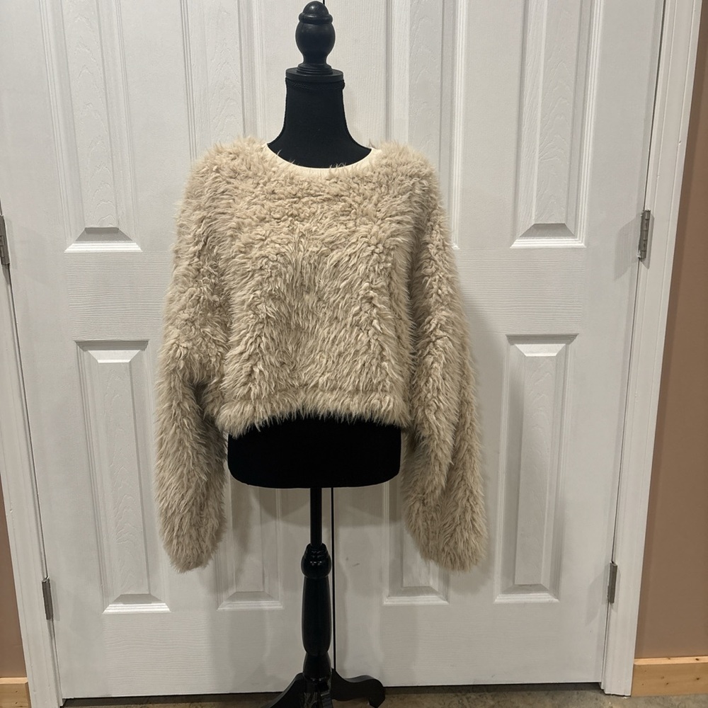 ARIZONA  Fuzzy  Cream Sweater size XL